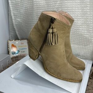 (R2) Stuart Weitzman Women's Prancing Brown Leather Tassel Ankle Boots, 7.5m